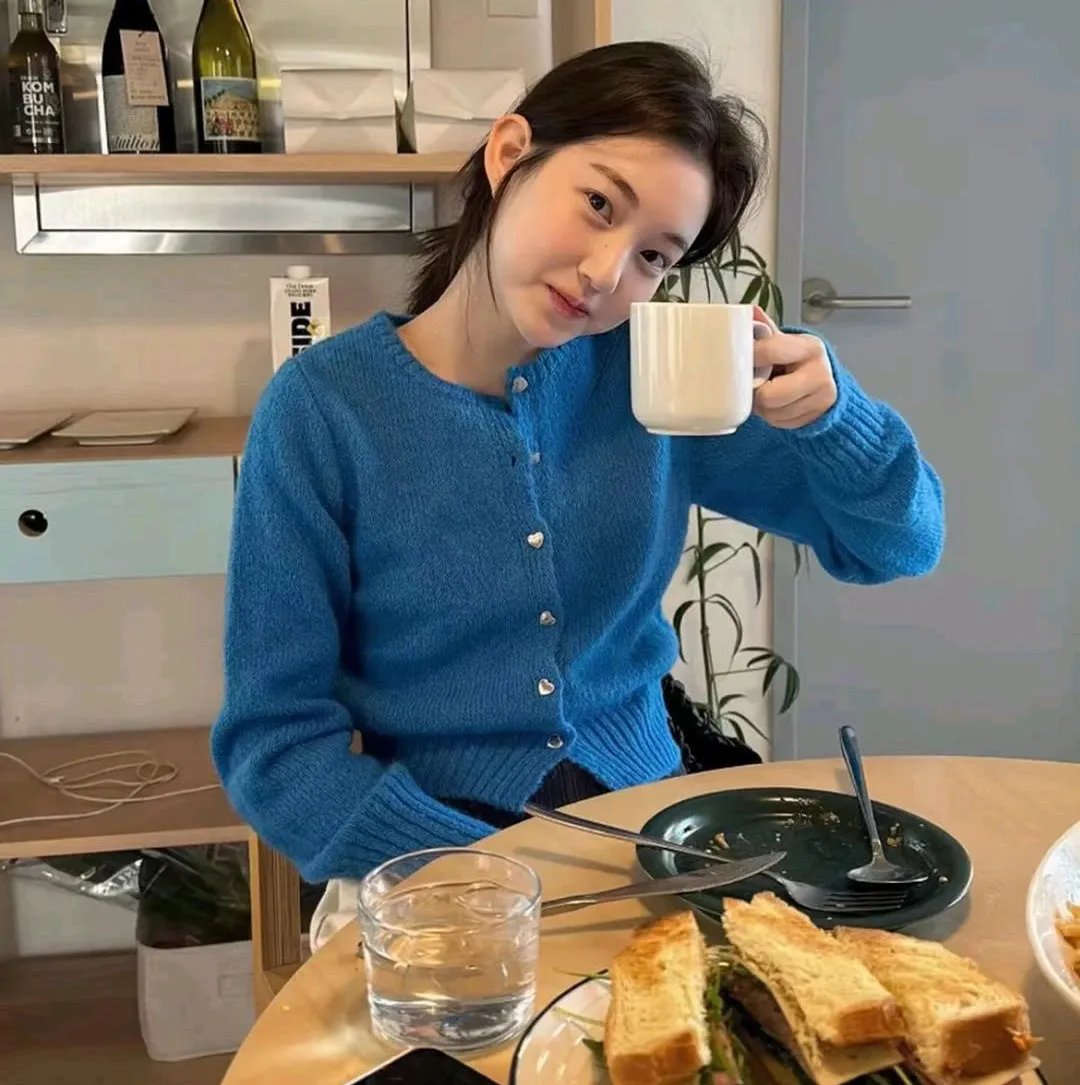 蜜桃女孩